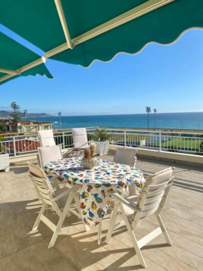 La terrazza nel blu